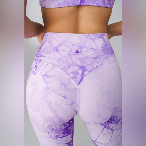 🌸 SOLD 🌸 VITALITY - The Cloud Pant Marbled Leggings - Picture 4 of 9